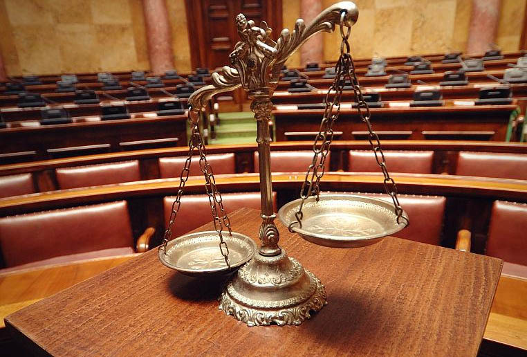 原告一审胜诉（对方拒绝出庭拒绝提交证据）